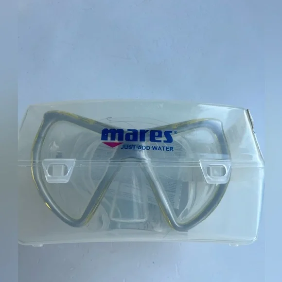 NWT bundle of snorkeling gear including fins US7.5/8, mask and the scuba tube - Picture 8 of 12